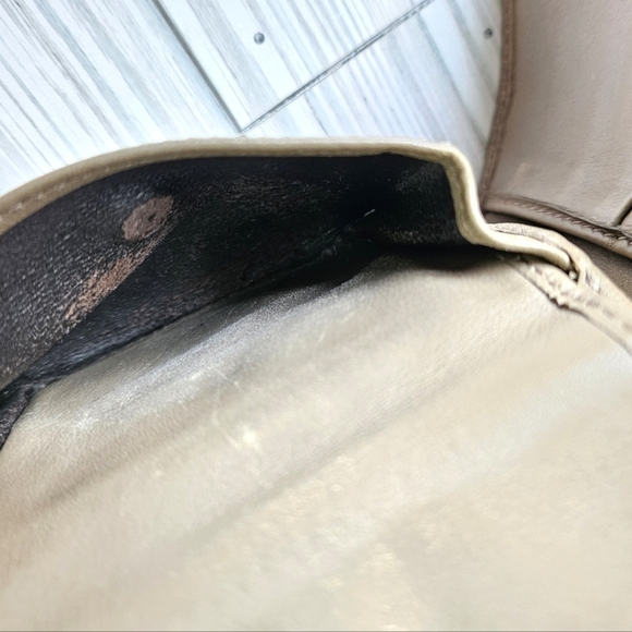 Gucci Leather Monogram Bi Fold Wallet in Beige and Silver - Picture 11 of 15